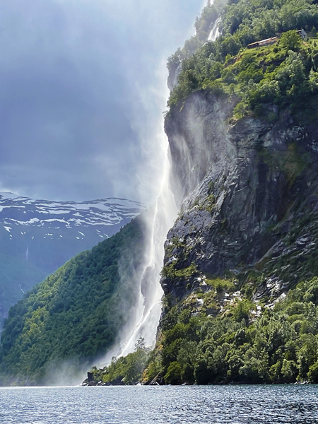 House with a view - Geirangerfjord, Norway